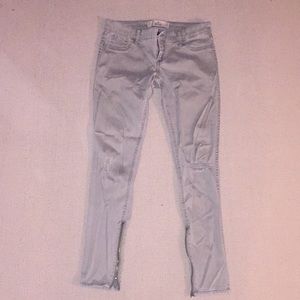 BRAND NEW Hollister gray/khaki skinny jeans!
